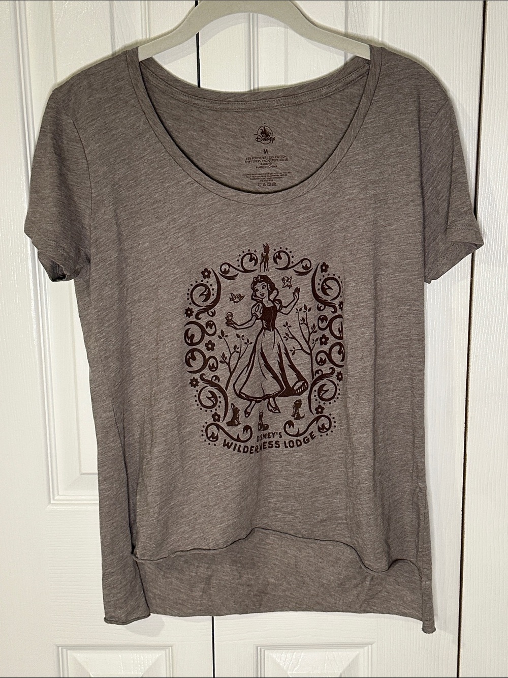 Disney Gray Scoop Neck Short Sleeve Tee with Wilderness Lodge Graphic | M